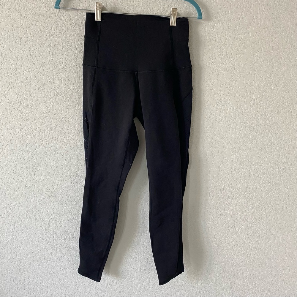 Lululemon Laser Cut Sides Leggings Size 4 in Black